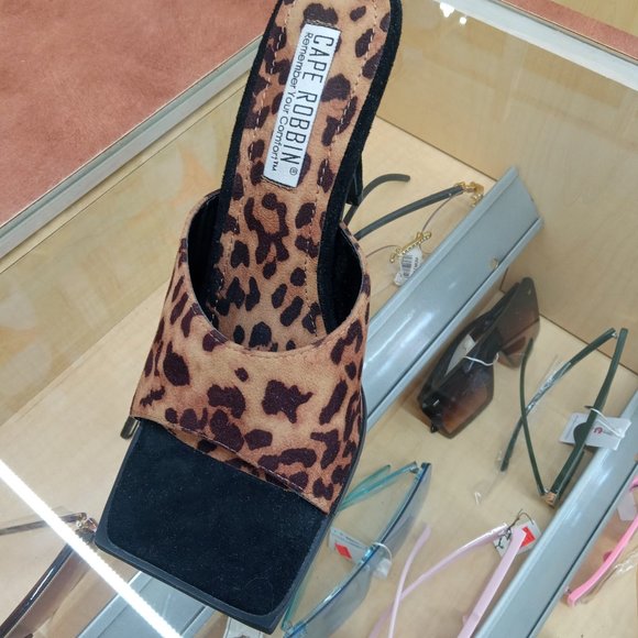 New Cape Robbin Leopard Tristen Square Toe 5” Heels Women's 8 - Picture 5 of 5